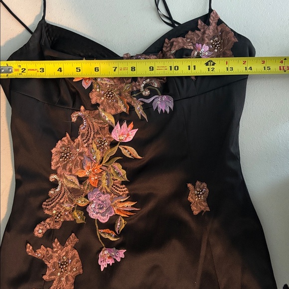 Mandalay Vintage Black Floral Embroidered Dress. - Picture 11 of 17
